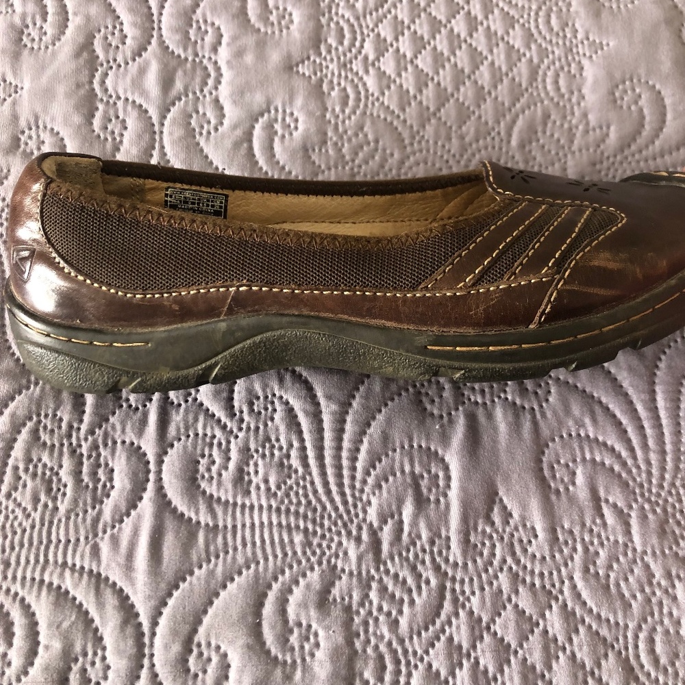 Comfy flats (shoes)